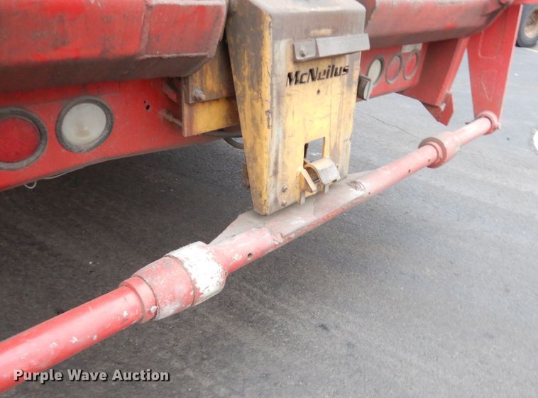 image for item AF9901 1999 Volvo Xpeditor  refuse truck