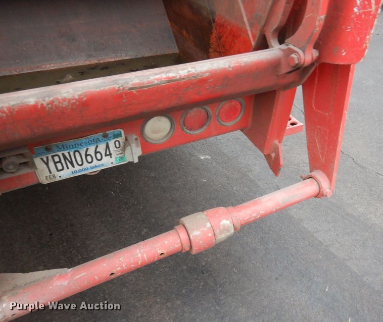 image for item AF9901 1999 Volvo Xpeditor  refuse truck