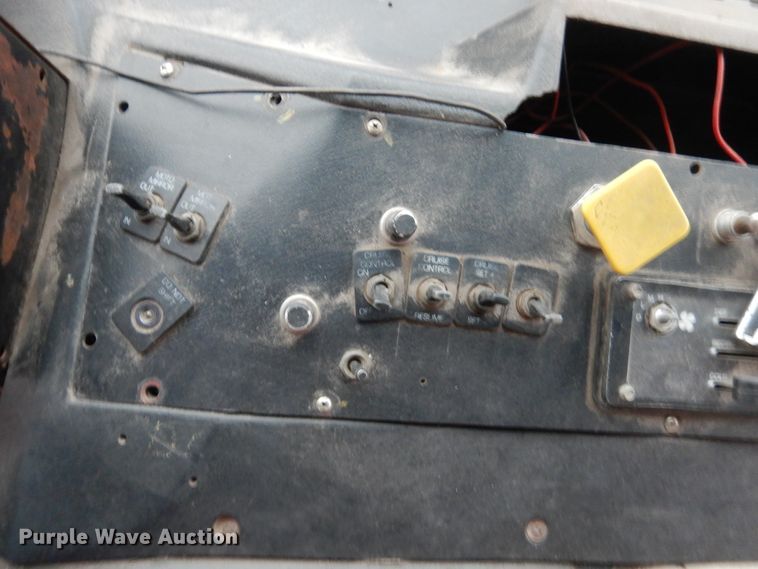 image for item AF9901 1999 Volvo Xpeditor  refuse truck