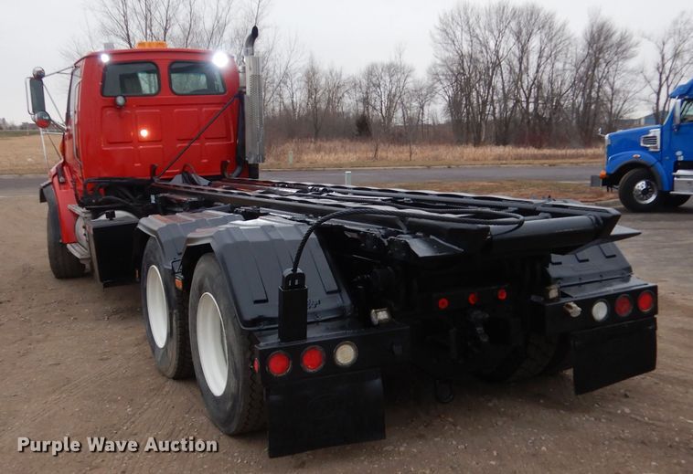 image for item AF9902 2002 Sterling L-Line  roll-off container truck