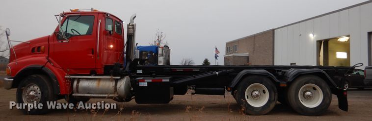 image for item AF9902 2002 Sterling L-Line  roll-off container truck