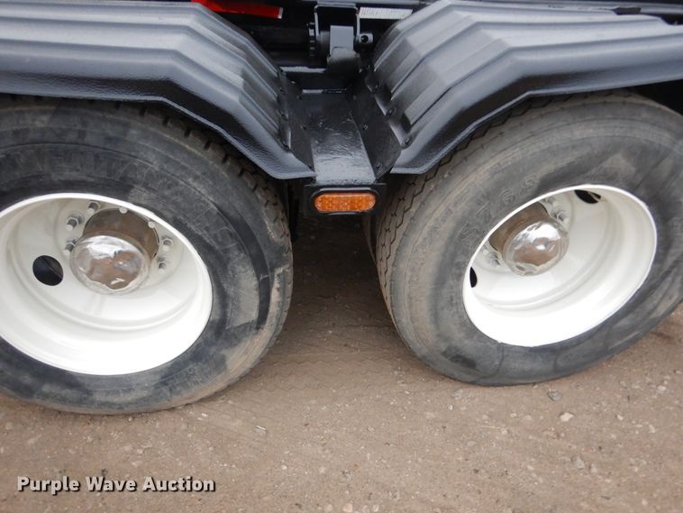 image for item AF9902 2002 Sterling L-Line  roll-off container truck