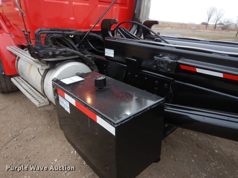 image for item AF9902 2002 Sterling L-Line  roll-off container truck