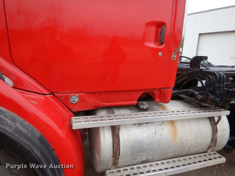 image for item AF9902 2002 Sterling L-Line  roll-off container truck