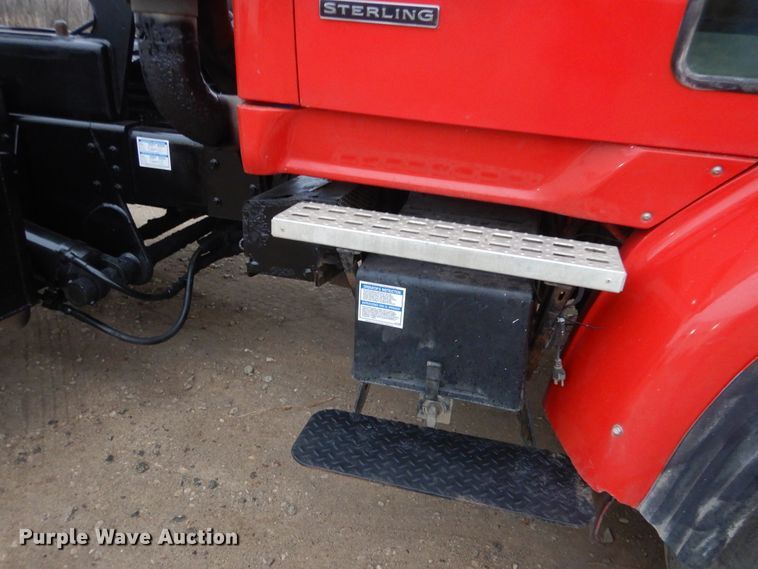 image for item AF9902 2002 Sterling L-Line  roll-off container truck