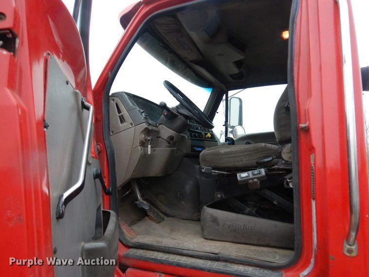 image for item AF9902 2002 Sterling L-Line  roll-off container truck