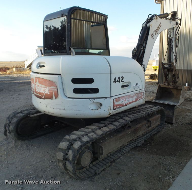 image for item DA7033 2006 Bobcat 442C  mini excavator