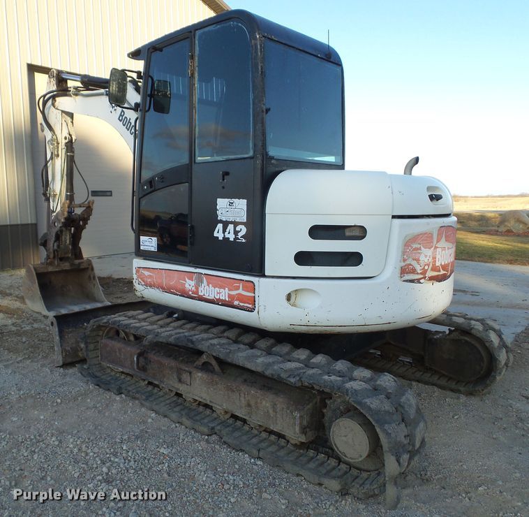 image for item DA7033 2006 Bobcat 442C  mini excavator
