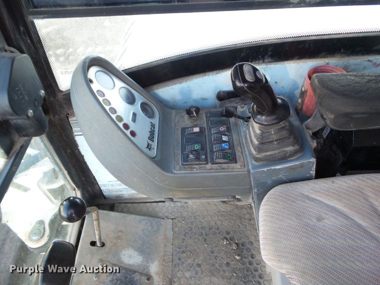 image for item DA7033 2006 Bobcat 442C  mini excavator