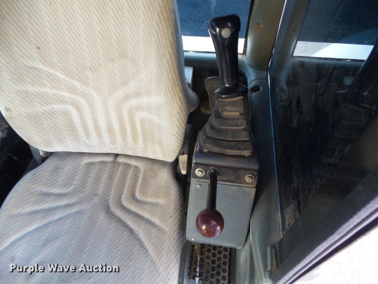 image for item DA7033 2006 Bobcat 442C  mini excavator