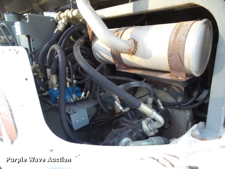 image for item DA7033 2006 Bobcat 442C  mini excavator