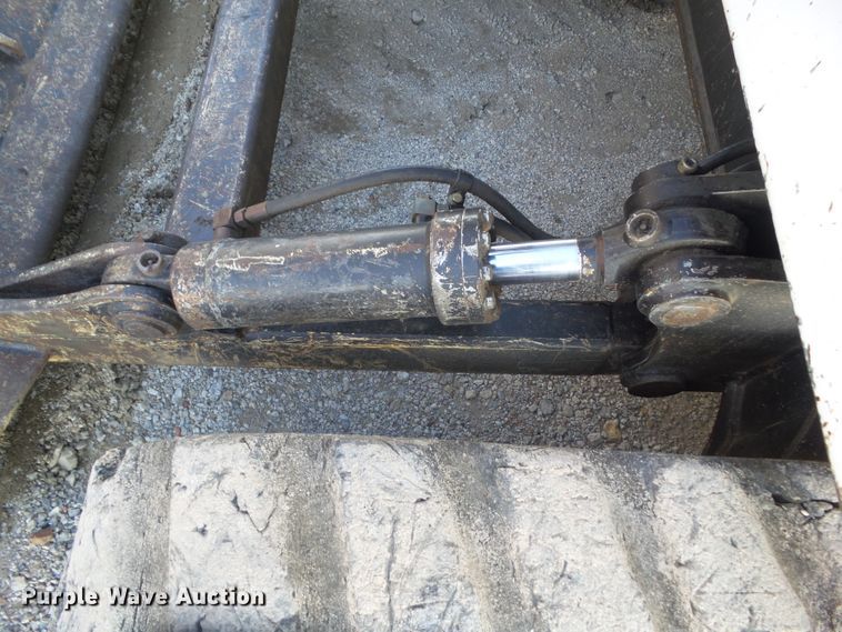 image for item DA7033 2006 Bobcat 442C  mini excavator