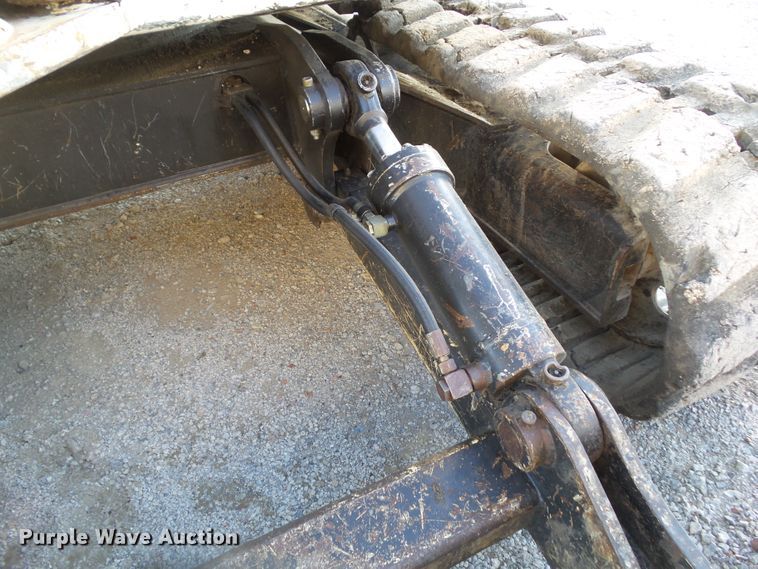 image for item DA7033 2006 Bobcat 442C  mini excavator