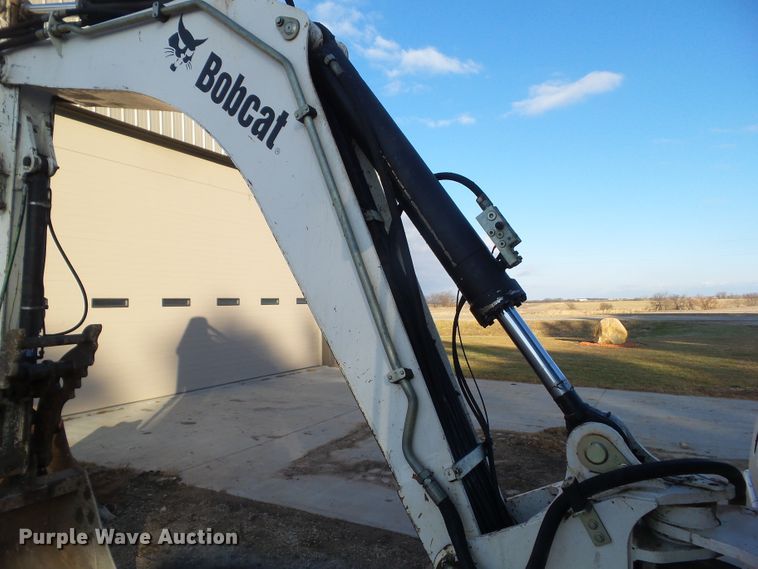 image for item DA7033 2006 Bobcat 442C  mini excavator