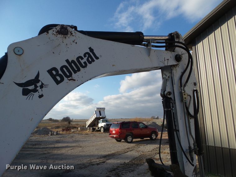 image for item DA7033 2006 Bobcat 442C  mini excavator