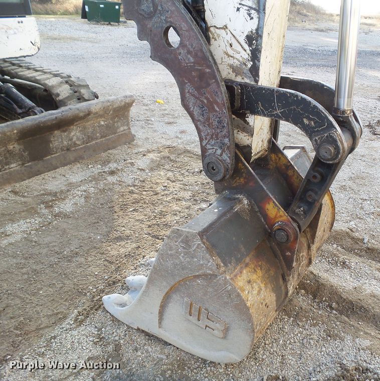 image for item DA7033 2006 Bobcat 442C  mini excavator