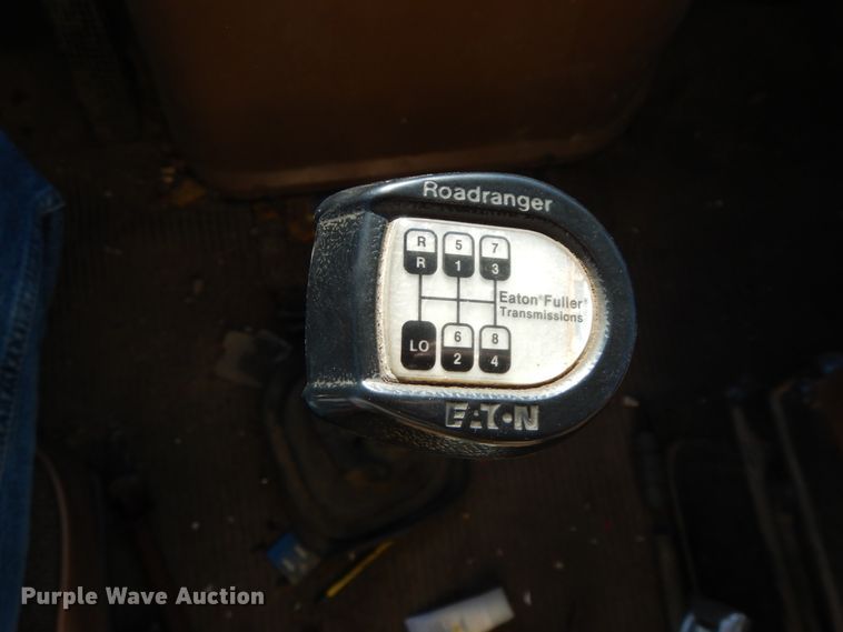 image for item DF3237 1993 Ford L8000  crane truck