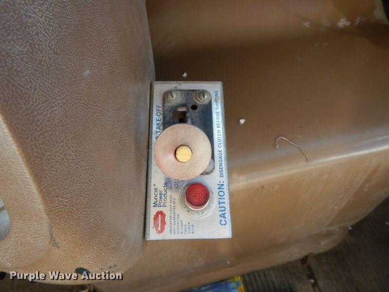 image for item DF3237 1993 Ford L8000  crane truck