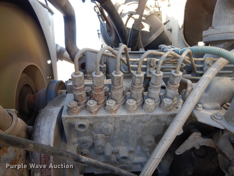 image for item DF3237 1993 Ford L8000  crane truck