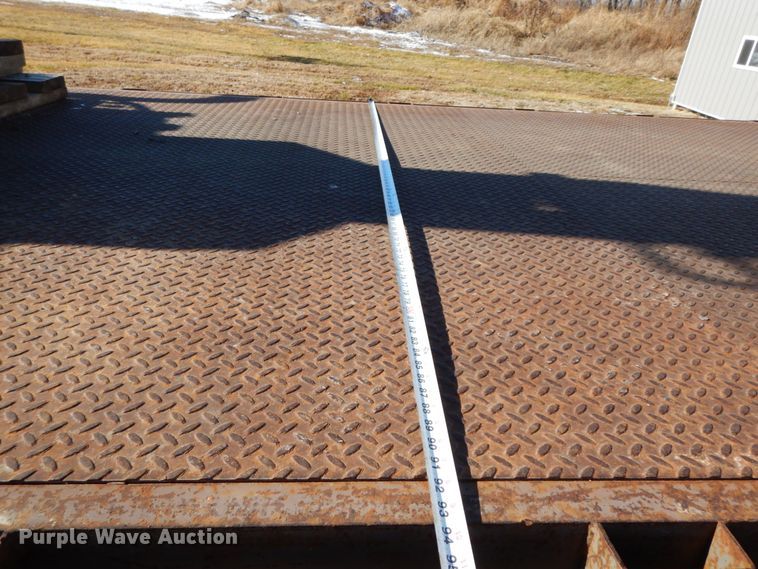 image for item DF3237 1993 Ford L8000  crane truck