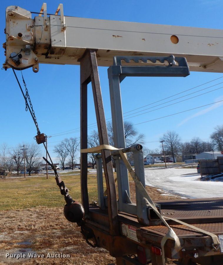 image for item DF3237 1993 Ford L8000  crane truck