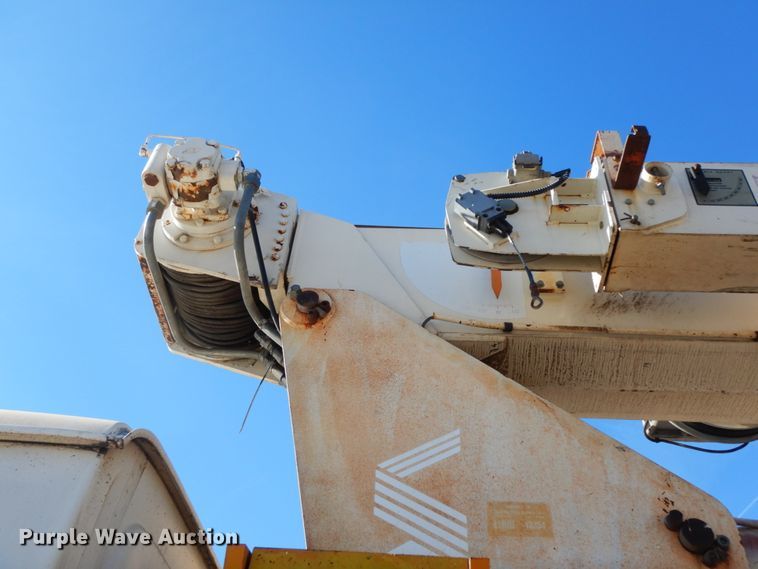 image for item DF3237 1993 Ford L8000  crane truck