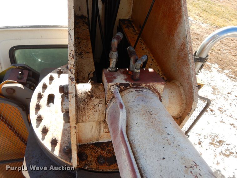 image for item DF3237 1993 Ford L8000  crane truck