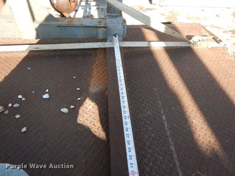 image for item DF3237 1993 Ford L8000  crane truck