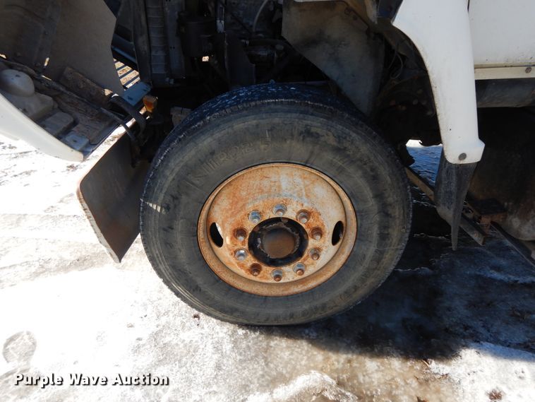 image for item DF3237 1993 Ford L8000  crane truck