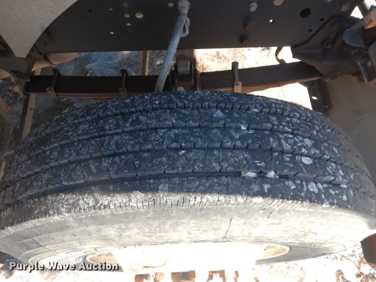 image for item DF3237 1993 Ford L8000  crane truck