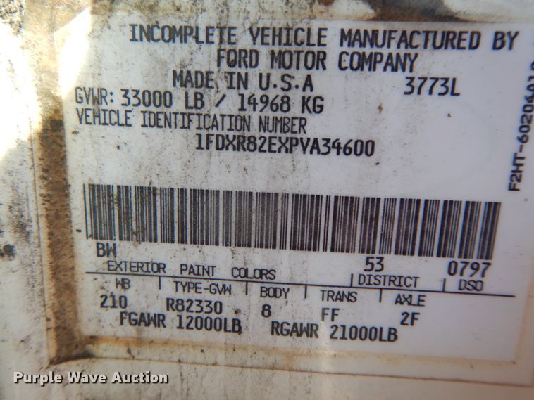 image for item DF3237 1993 Ford L8000  crane truck