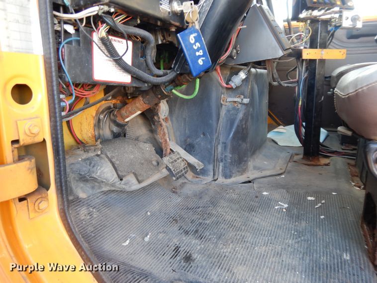 image for item DF6733 2002 International 4900  dump truck