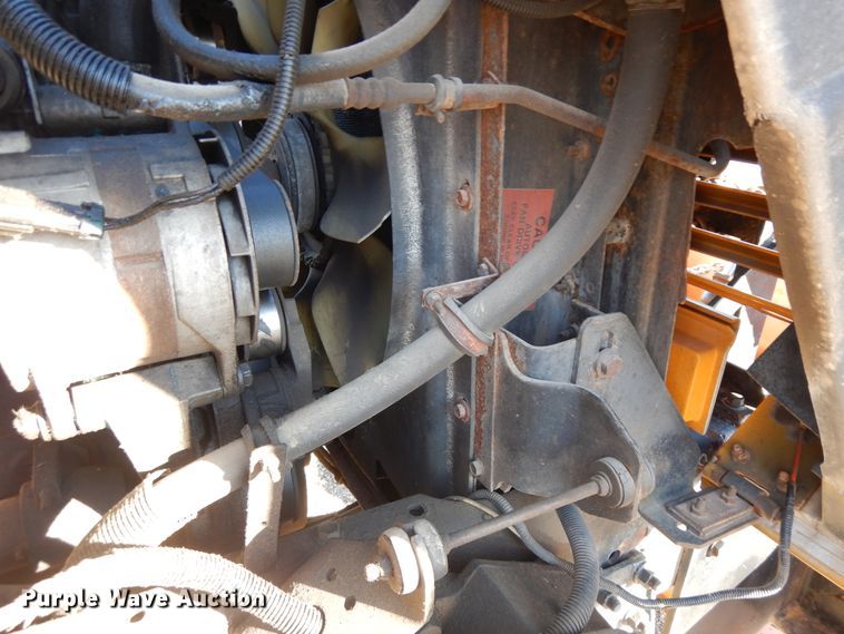 image for item DF6733 2002 International 4900  dump truck