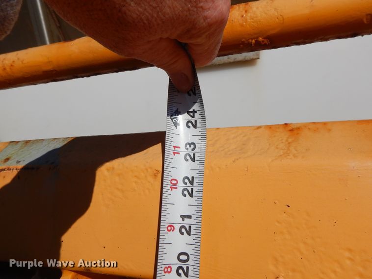 image for item DF6733 2002 International 4900  dump truck