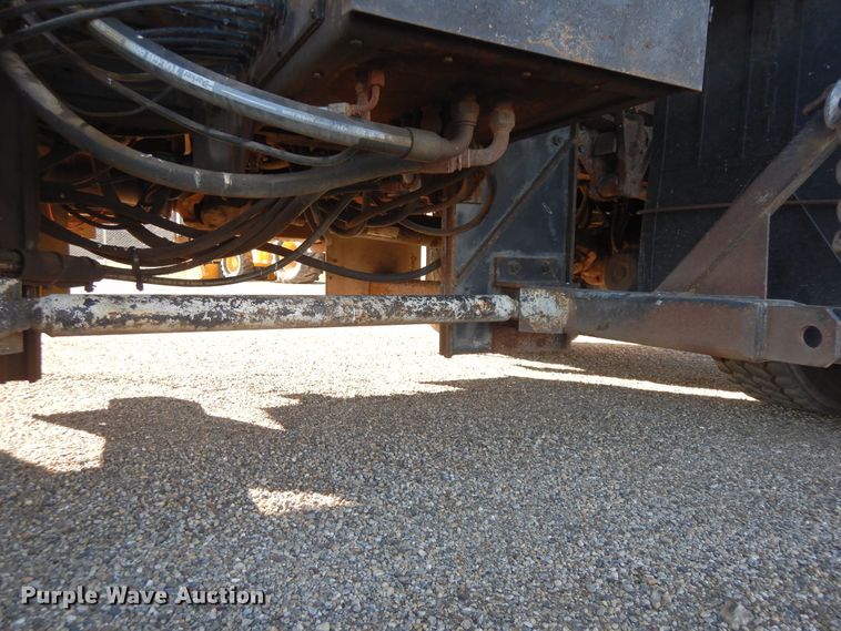 image for item DF6733 2002 International 4900  dump truck