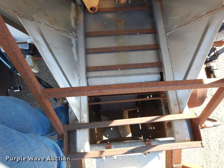 image for item DF6733 2002 International 4900  dump truck