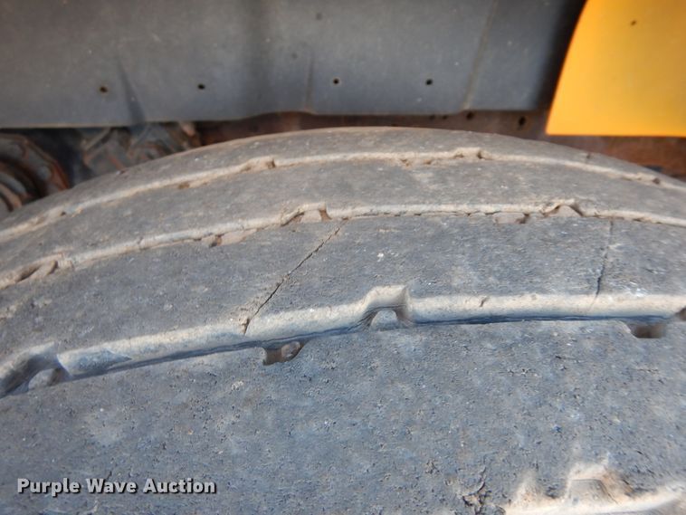 image for item DF6733 2002 International 4900  dump truck