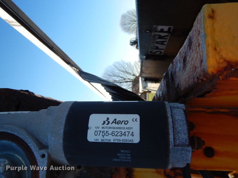 image for item DF6733 2002 International 4900  dump truck