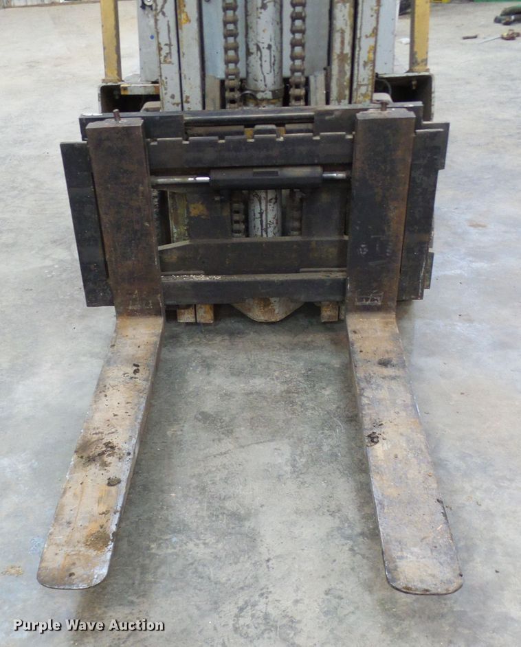 image for item DG2162 TCM FCG30N4  forklift