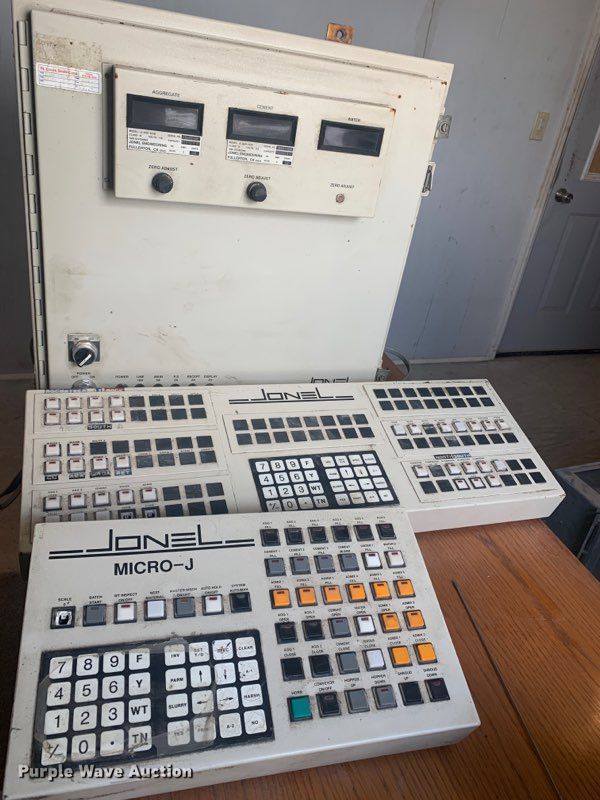 image for item DH5100 Uni-Rover 1048 concrete batch plant