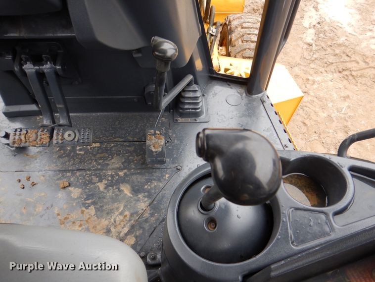 image for item DH5431 2005 John Deere 310G  backhoe