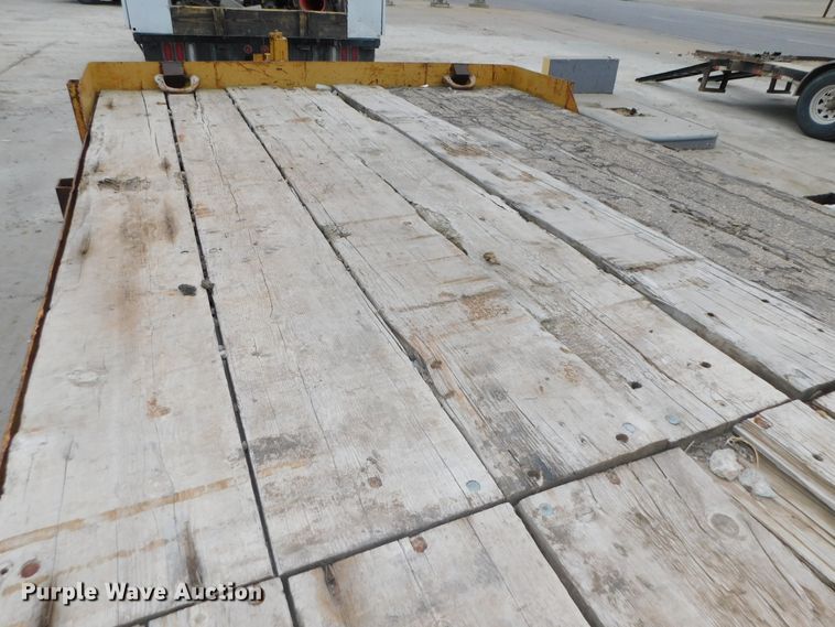 image for item DH6651 1980 Carrier King 2000 equipment trailer