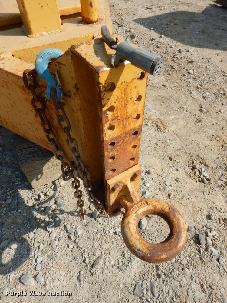 image for item DH6651 1980 Carrier King 2000 equipment trailer