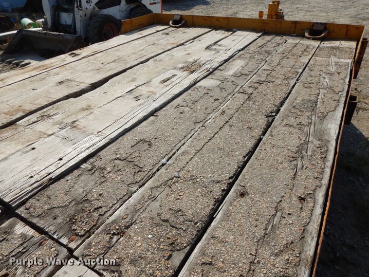 image for item DH6651 1980 Carrier King 2000 equipment trailer