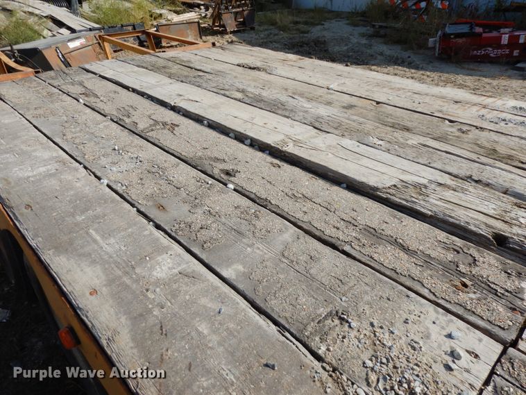 image for item DH6651 1980 Carrier King 2000 equipment trailer