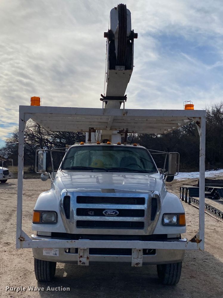 image for item DI3642 2006 Ford F750 Super Duty  forestry bucket truck