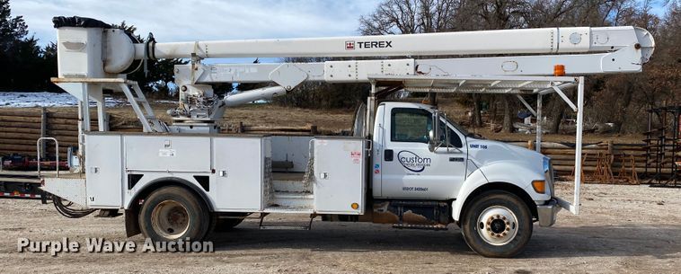 image for item DI3642 2006 Ford F750 Super Duty  forestry bucket truck
