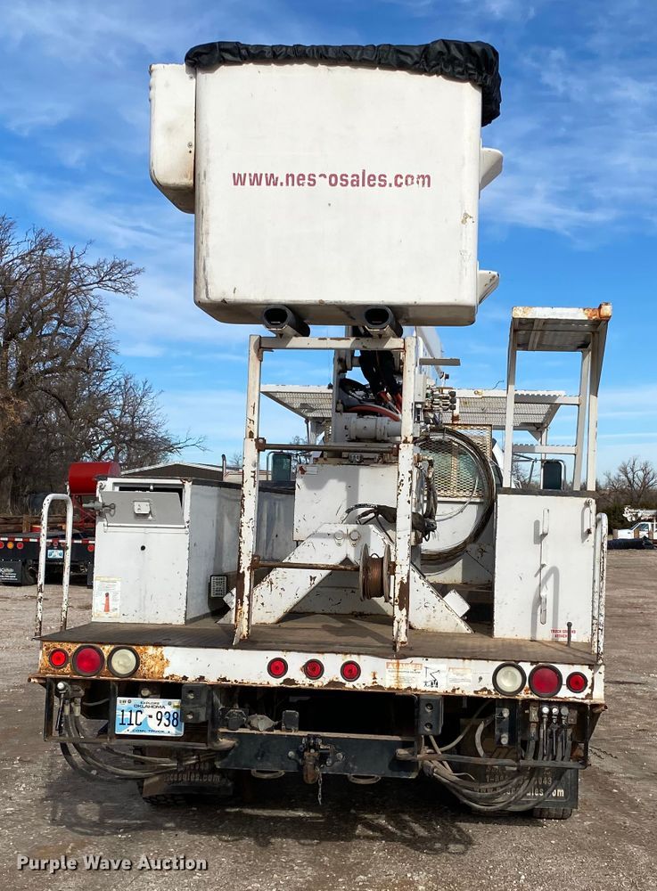 image for item DI3642 2006 Ford F750 Super Duty  forestry bucket truck