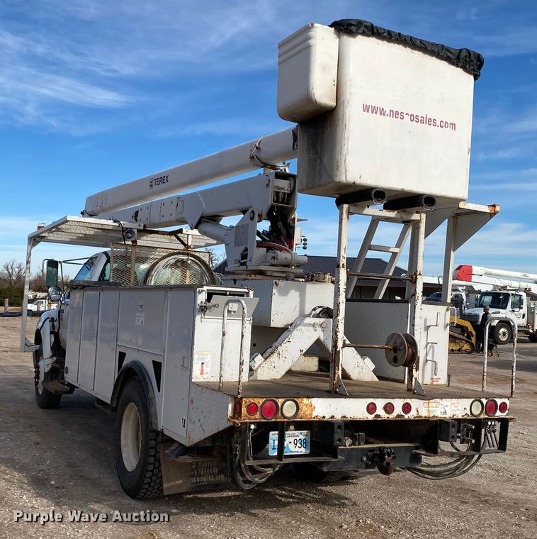 image for item DI3642 2006 Ford F750 Super Duty  forestry bucket truck