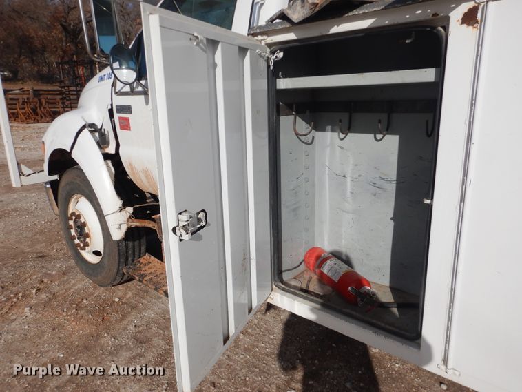 image for item DI3642 2006 Ford F750 Super Duty  forestry bucket truck